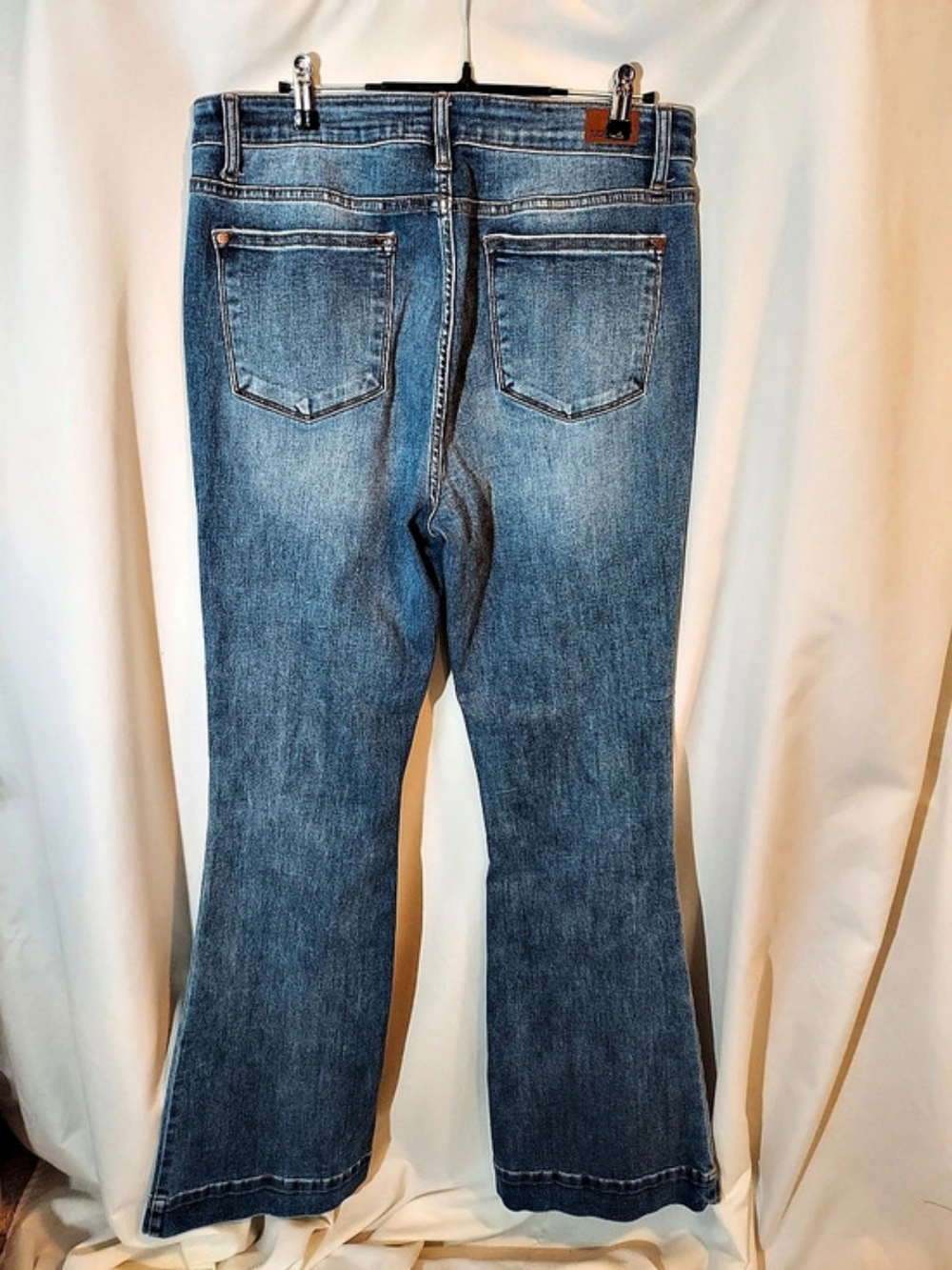 Judy Blue Trouser Flare Jeans Medium Wash Size 13/31 Non-Distressed - Picture 2 of 9